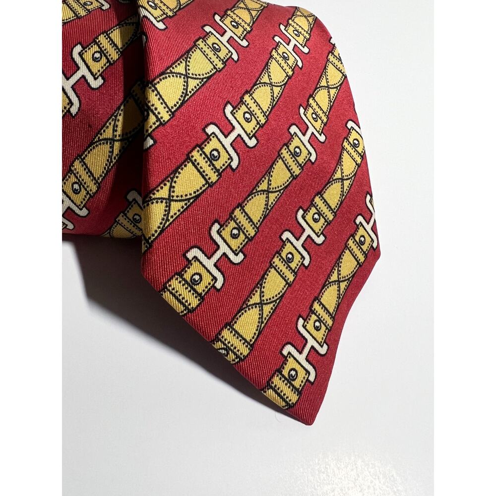 Hermes EUC Red Equestrian Buckle Print 100% Silk Tie 56" x 3.5" - Picture 8 of 8